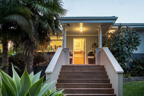 Photo of property in 210 Beach Road, Campbells Bay, Auckland, 0630