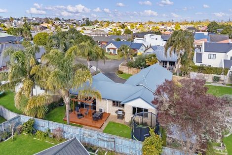 Photo of property in 6 Merivale Court, Rototuna, Hamilton, 3210