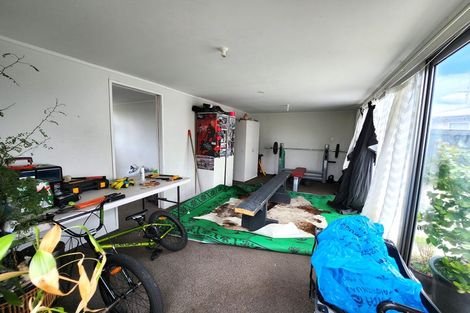 Photo of property in 60 Burundi Avenue, Clendon Park, Auckland, 2103