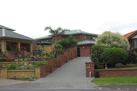 Photo of property in 8 Della Place, Conifer Grove, Takanini, 2112