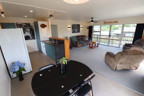 Photo of property in 15 Shearwater Street, One Tree Point, 0118