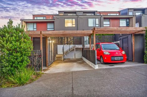 Photo of property in 26 Hobsonville Point Road, Hobsonville, Auckland, 0616