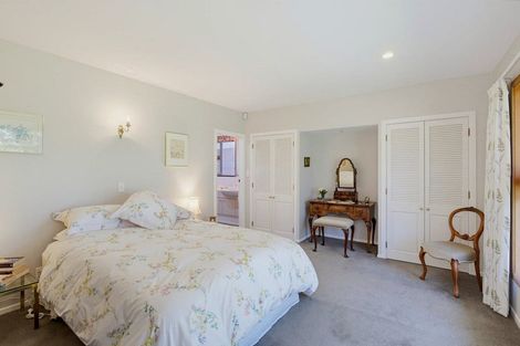 Photo of property in 10 Karaka Grove, Waikanae, 5036
