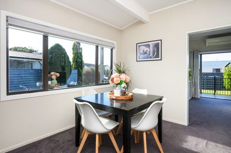 Photo of property in 6 Willowstream Grove, Cloverlea, Palmerston North, 4412