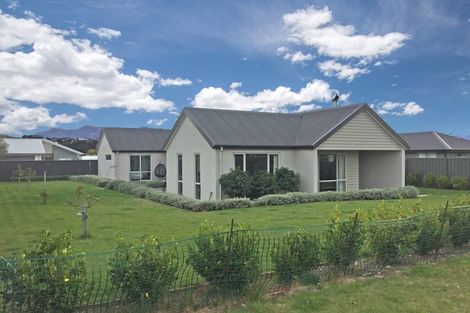 Photo of property in 9 Marbleleaf Lane, Albert Town, Wanaka, 9305