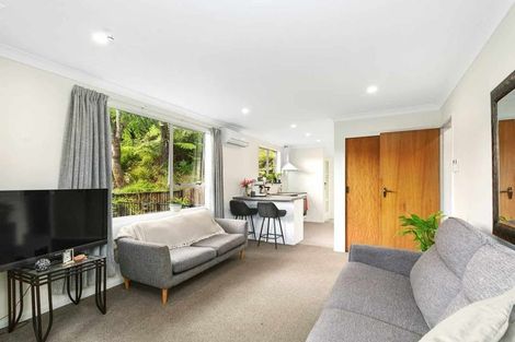 Photo of property in 2/15a Glen Road, Stokes Valley, Lower Hutt, 5019