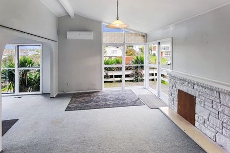 Photo of property in 22 Larne Avenue, Pakuranga Heights, Auckland, 2010