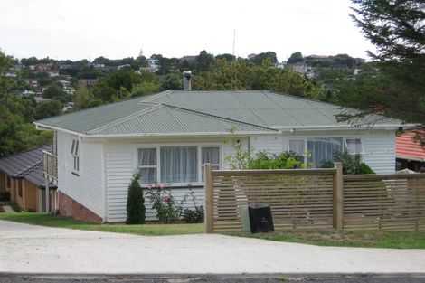 Photo of property in 9a Barron Drive, Green Bay, Auckland, 0604
