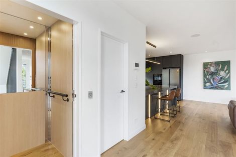 Photo of property in 5a Pierce Road, Milford, Auckland, 0620