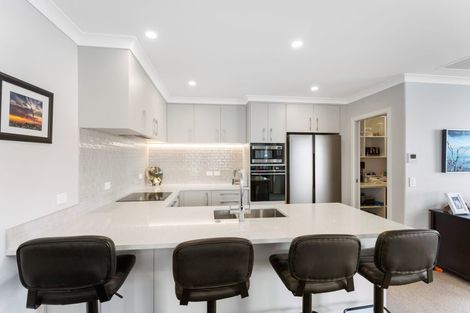 Photo of property in 168 Karuhiruhi Street, Waikanae, 5036