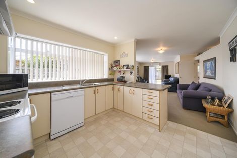 Photo of property in 14 Woodgate Court, Fitzherbert, Palmerston North, 4410