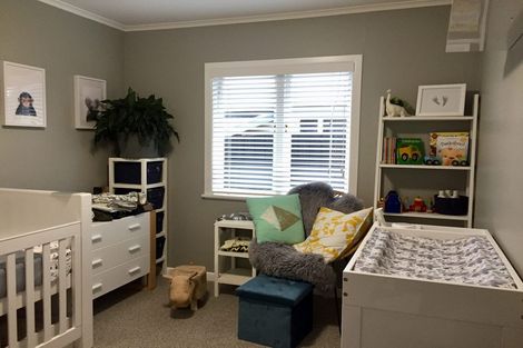 Photo of property in 25 Longburn Road, Henderson, Auckland, 0610