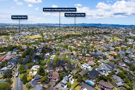 Photo of property in 33 Marina View Drive, West Harbour, Auckland, 0618