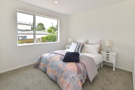 Photo of property in 702a East Coast Road, Pinehill, Auckland, 0632