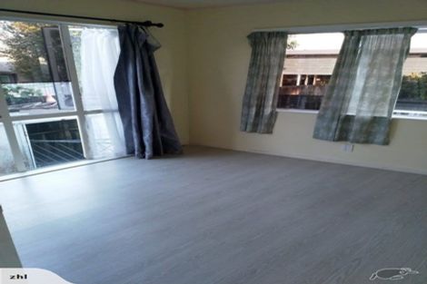 Photo of property in 2/61 Greenslade Crescent, Northcote, Auckland, 0627