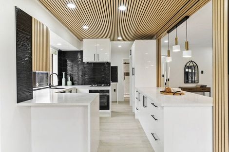 Photo of property in 1/49 Larne Avenue, Pakuranga Heights, Auckland, 2010