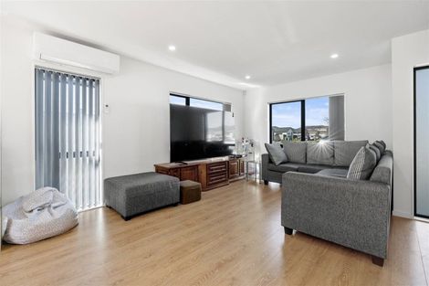 Photo of property in 13 Hard Beech Street, Takanini, 2110