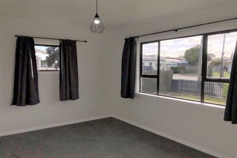 Photo of property in 217 Puriri Street, Castlecliff, Whanganui, 4501