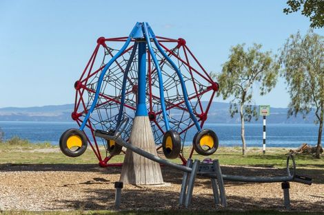 Photo of property in 15 Silverleaf Way, Kinloch, 3377