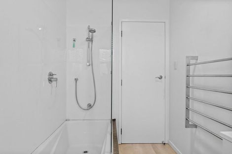 Photo of property in 662 Beach Road, Browns Bay, Auckland, 0630