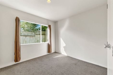 Photo of property in 2/57 Gladstone Road, Northcote, Auckland, 0627
