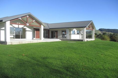 Photo of property in 63 Manakau Heights Drive, Manakau, Otaki, 5583