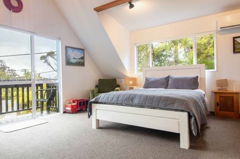 Photo of property in 156 Piha Road, Piha, New Lynn, 0772