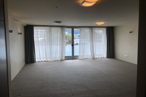 Photo of property in Aqua, 2/74 Oriental Parade, Oriental Bay, Wellington, 6011