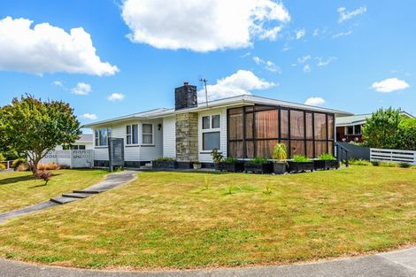 Photo of property in 10 Wairau Place, Kelvin Grove, Palmerston North, 4414