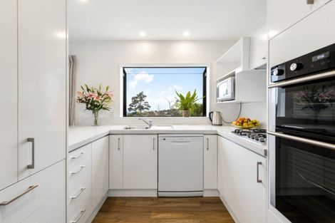 Photo of property in 1/547 East Coast Road, Browns Bay, Auckland, 0630