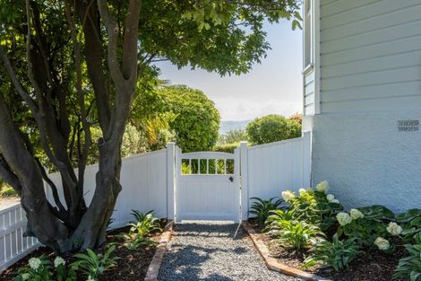 Photo of property in 1 Roslyn Road, Bluff Hill, Napier, 4110