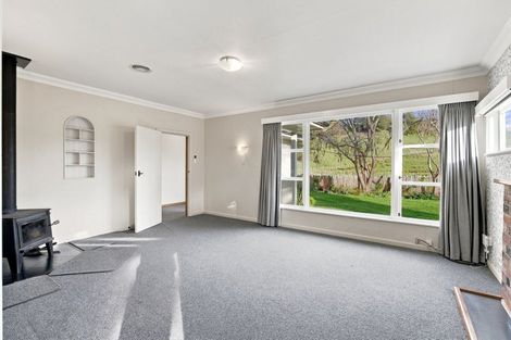 Photo of property in 36 Ongo Road, Hunterville, 4730