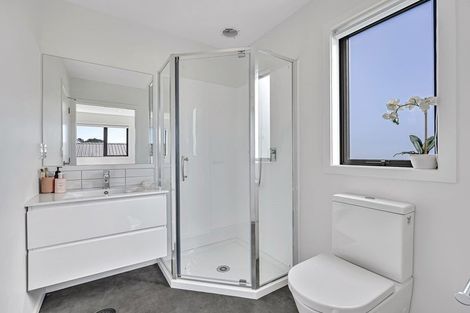 Photo of property in 1/28 Westgate Drive, Westgate, Auckland, 0614