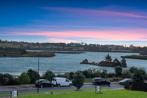 Photo of property in 34 Emerald Avenue, Rosehill, Papakura, 2113