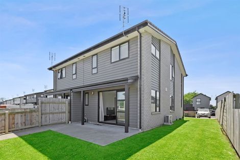Photo of property in 11 Discovery Place, Marfell, New Plymouth, 4310