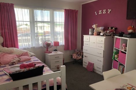 Photo of property in 21 Bledisloe Street, Levin, 5510