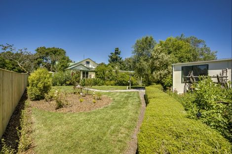 Photo of property in 84 Middle Road, Havelock North, 4130