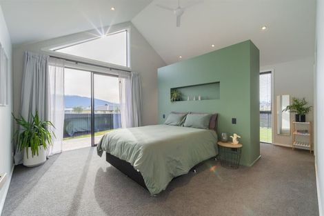 Photo of property in 6 Ralph Moir Drive, Te Anau, 9679