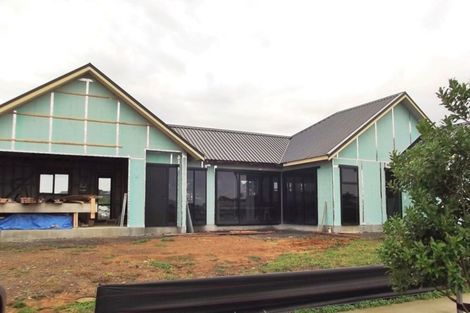 Photo of property in 13 Wheriko Avenue, Glenbrook, Waiuku, 2681