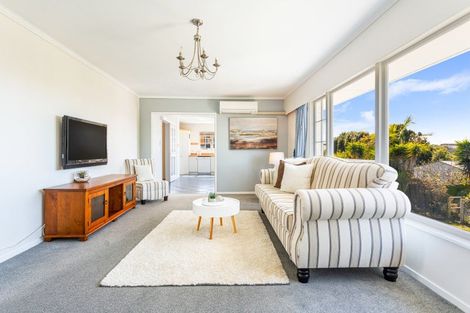 Photo of property in 24 Salem Place, Torbay, Auckland, 0630