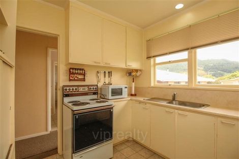 Photo of property in 22 Cochrane Street, Fairy Springs, Rotorua, 3015