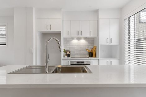 Photo of property in 4/35 Garadice Road, Rothesay Bay, Auckland, 0630