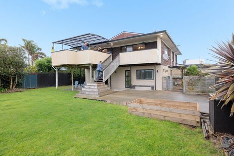 Photo of property in 71 Dickson Road, Papamoa Beach, Papamoa, 3118