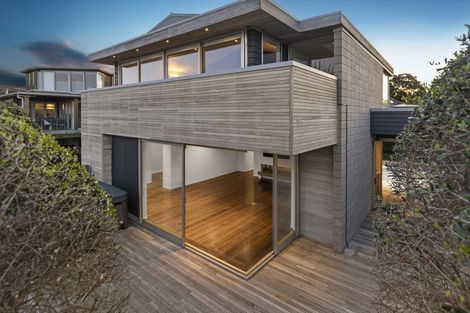 Photo of property in 28 Muritai Road, Milford, Auckland, 0620