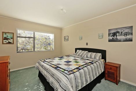 Photo of property in 13 Busby Hill, Havelock North, 4130