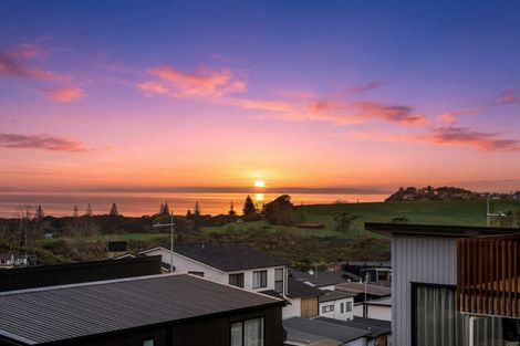Photo of property in 34 Kumukumu Road, Long Bay, Auckland, 0630