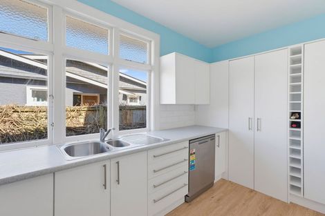Photo of property in 40 North Parade, Richmond, Christchurch, 8013