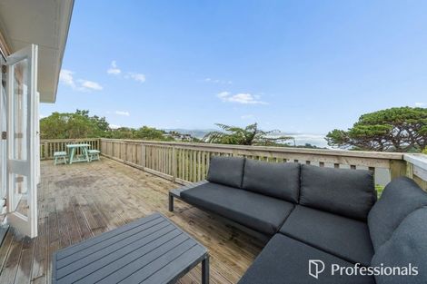 Photo of property in 7 Titiro Moana Road, Korokoro, Lower Hutt, 5012