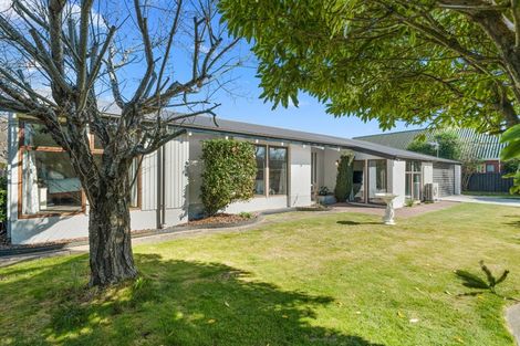 Photo of property in 27 Withells Road, Avonhead, Christchurch, 8042