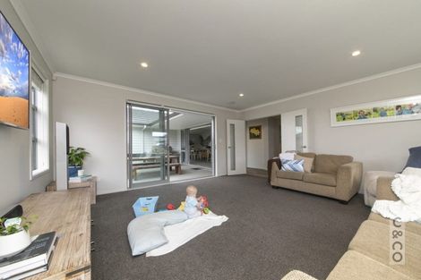 Photo of property in 21 Turpin Road, Riverhead, 0820